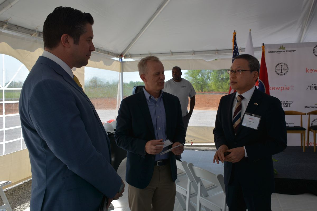 Mayor Wes Golden, David (Buck) Dellinger, Tsunemi Sato, at the groundbreaking ceremony for the new Q&B Foods, Kewpie, facility in Clarksville on Apr. 18, 2023. (Lee Erwin) )